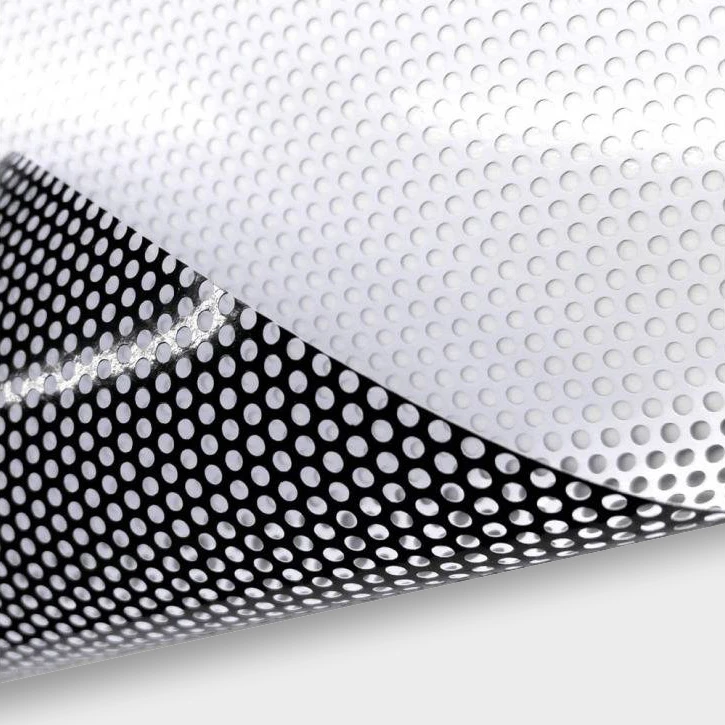 Autocollant perforé