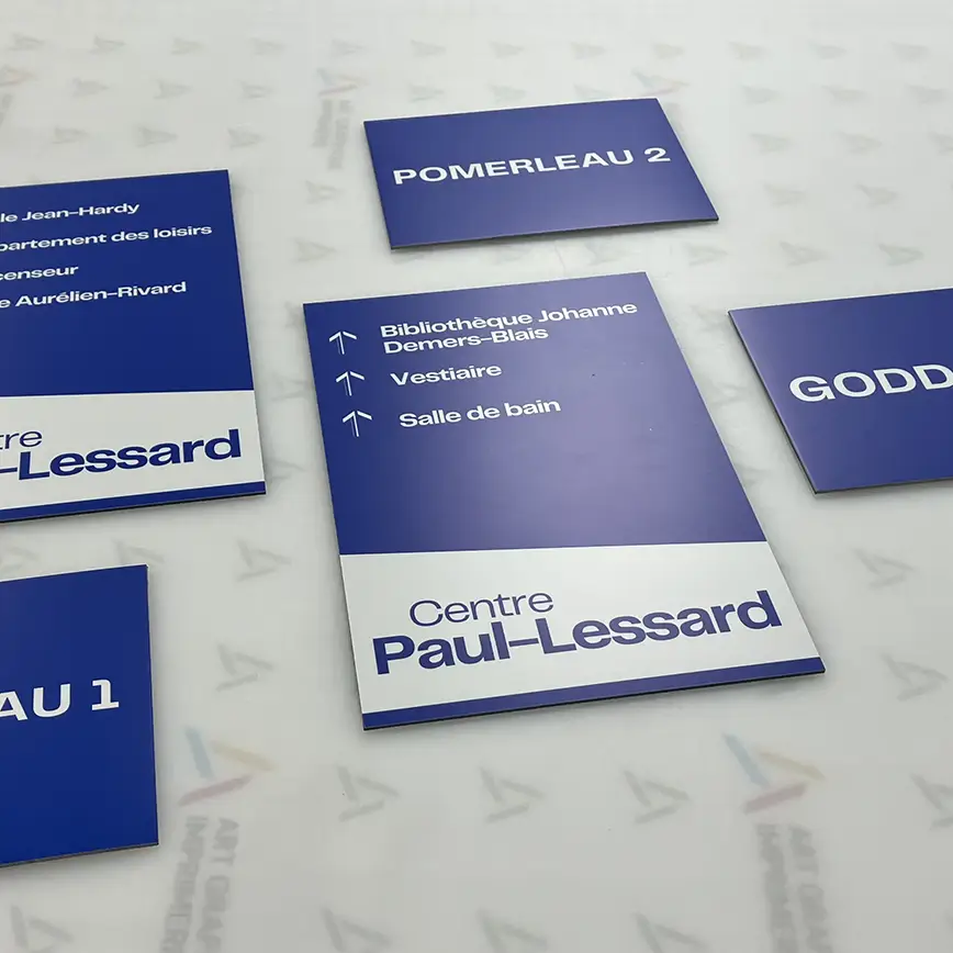 Enseigne intérieure en alupanel
