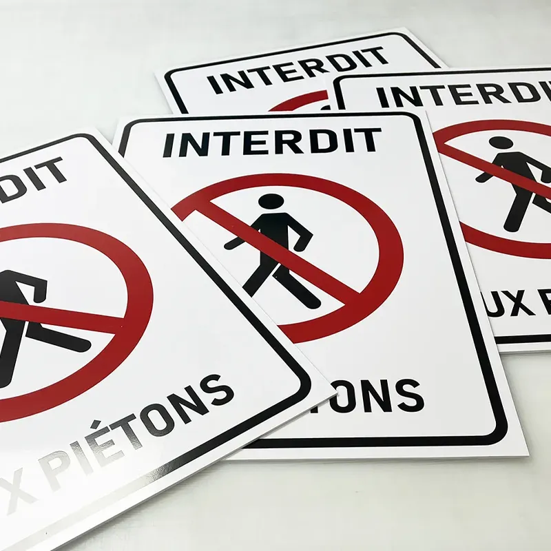 Affiche interdit aux piétons