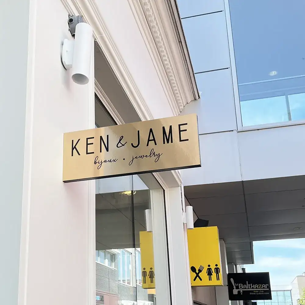 Enseigne commerciale